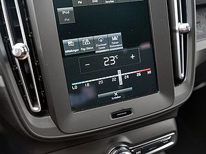 Volvo  T2 Momentum Core